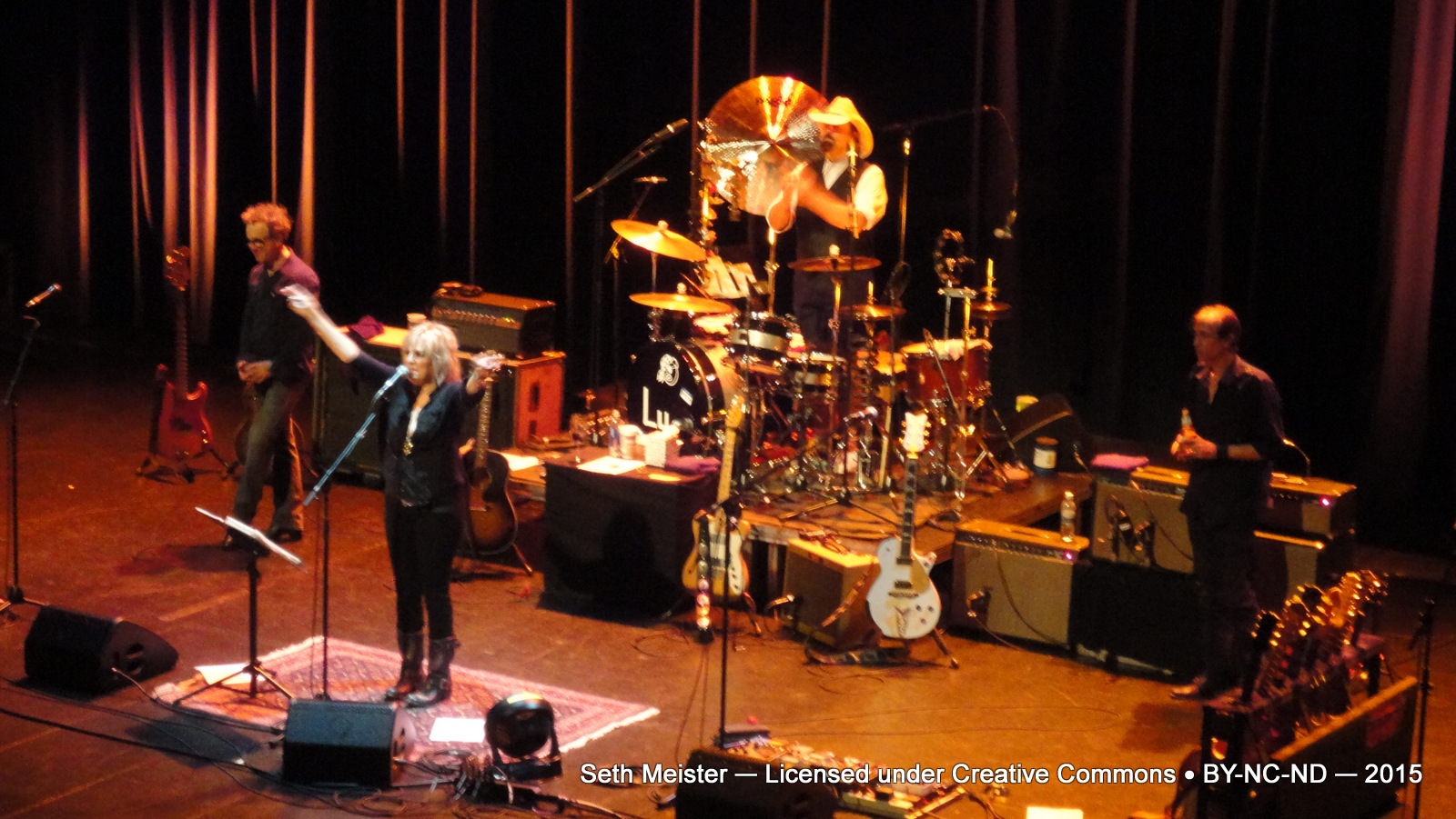 LucindaWilliams2015-07-24VernonAndDistrictPerformingArtsCentreCanada (16).jpg